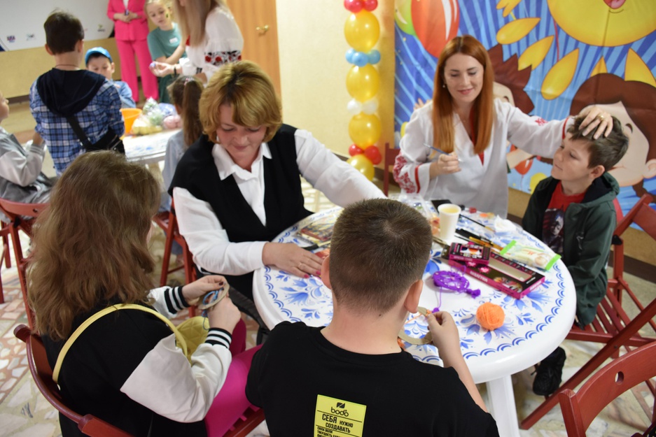 Подарки победителям конкурса рисунков